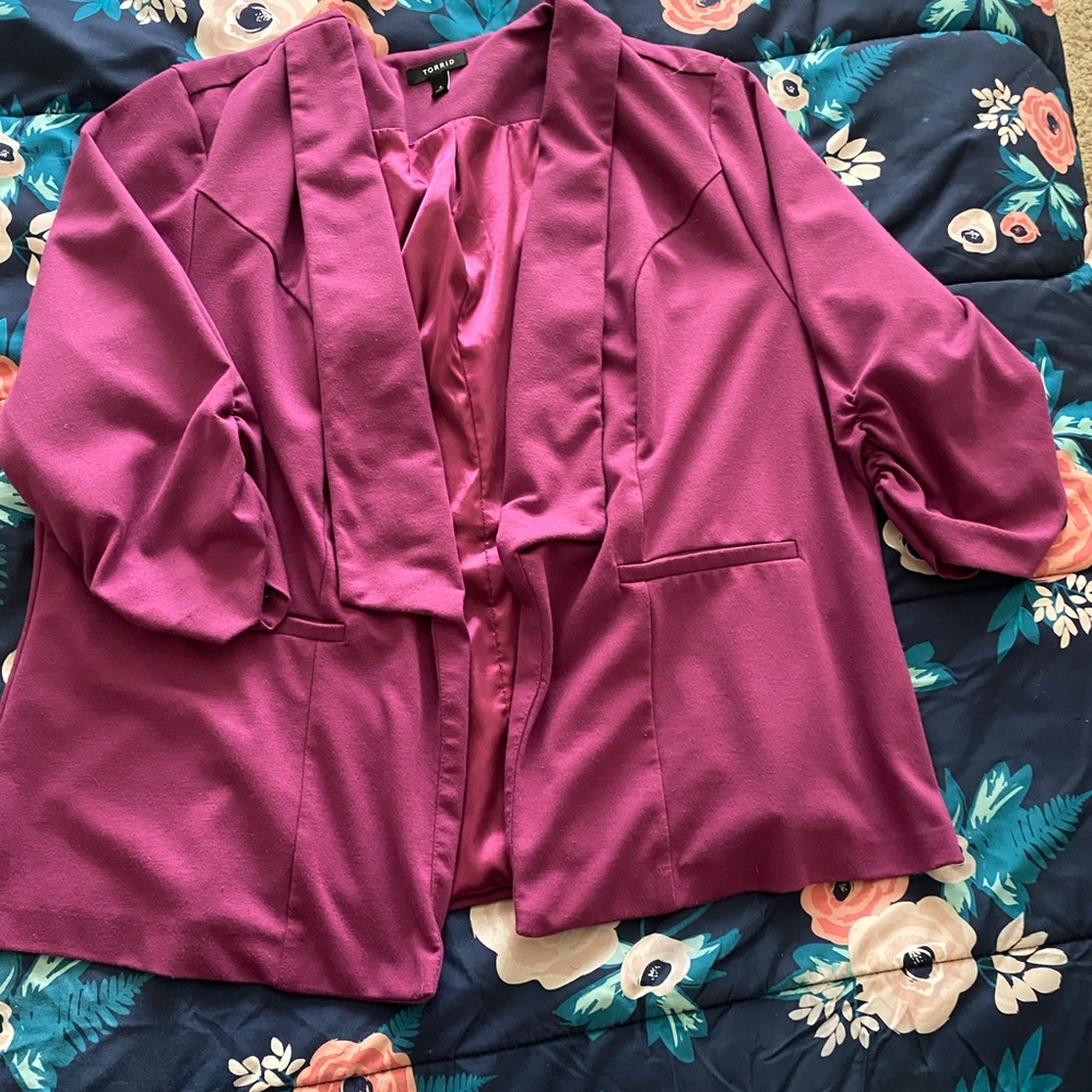 TORRID PINK BLAZER READ DESCRIPTION